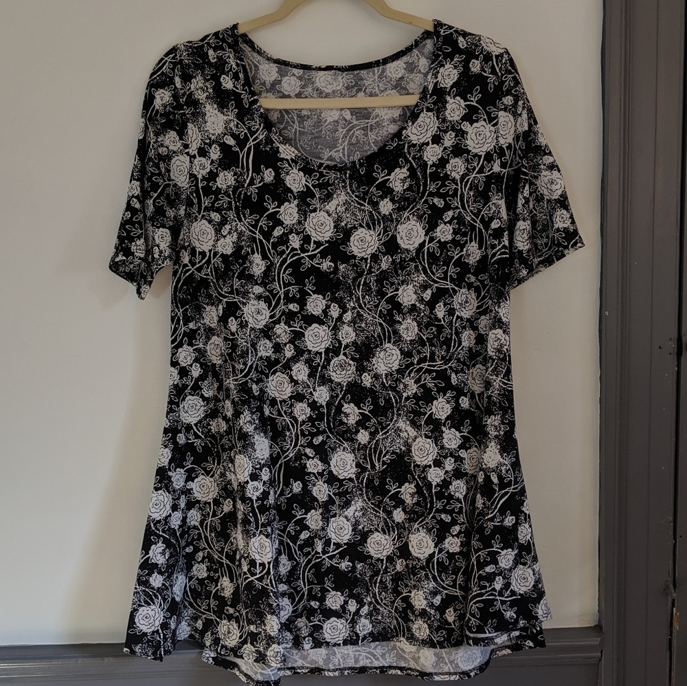 LulaRoe Floral Perfect Tee